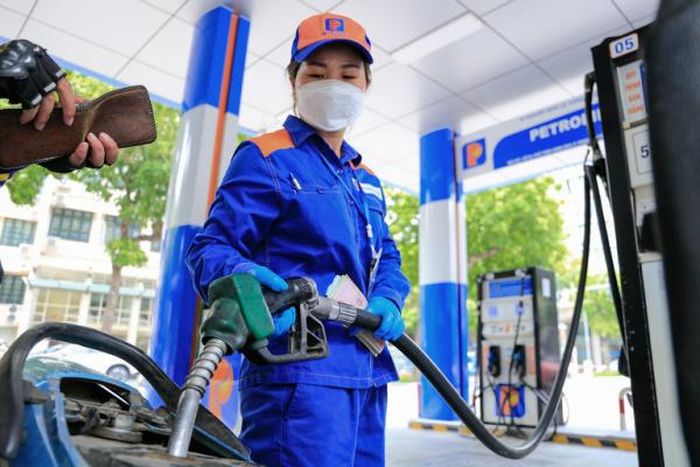 Biến động giá xăng dầu chủ yếu do tác động của giá thế giới.