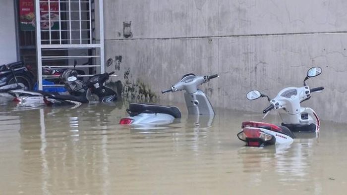 Nhiều khu vực dân cư bị ngập sâu. Ảnh: Ngọc Văn