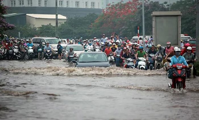 Thủ tướng yêu cầu Bộ Xây dựng báo cáo về thực trạng thoát nước tại Hà Nội, Thái Nguyên, TP.HCM…