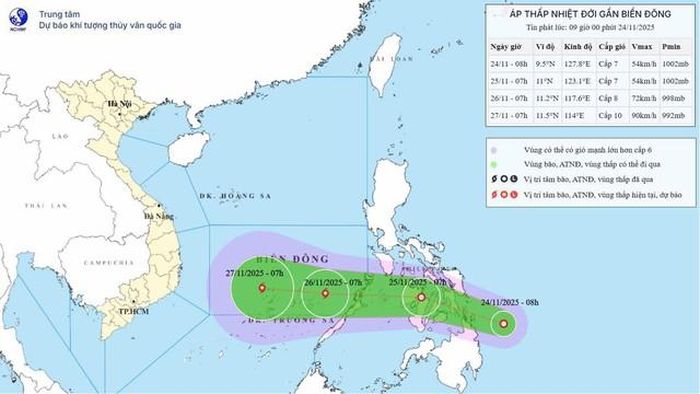 Áp thấp nhiệt đới sắp vào Biển Đông.