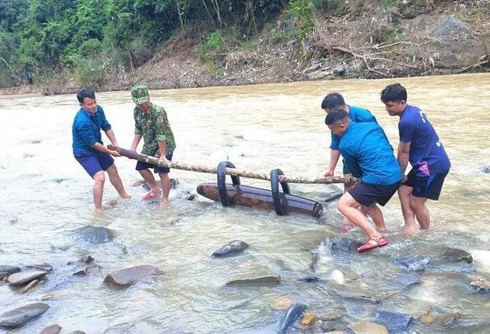 Quả bom được phát hiện trên sông Nậm Mô, tỉnh Nghệ An.
