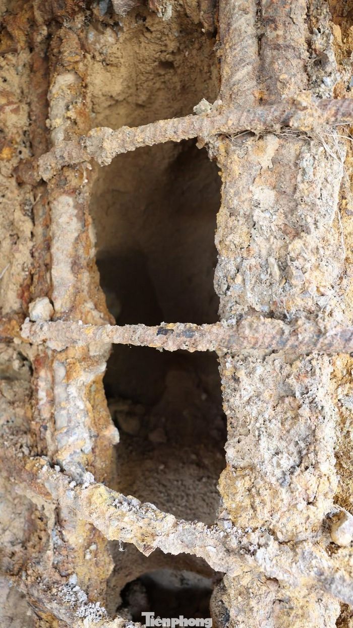  Trụ T3 cầu Sông Lô bị hư hỏng, trơ khung thép hoen gỉ 