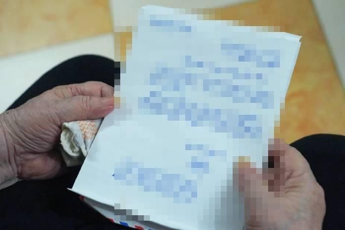 Điều tra cho thấy, từ cuối năm 2008 vợ chồng Tài thường xuyên cãi cọ vì một lần chị H. tình cờ bắt gặp trong túi áo chồng có lá thư người hàng xóm là chị Nguyễn Thị O. viết cho Tài. Nội dung thư đề cập việc chị O. và Tài nên chấm dứt mối quan hệ bất chính bấy lâu nay giữa hai người. Dù khi đó đã chấp nhận lời chồng giải thích, nhưng sự ghen tuông vẫn âm ỉ trong lòng chị H.. Lâu ngày chị H. lại đem ra chỉ trích và có những lời nói xúc phạm đến Tài. (Ảnh minh họa, nguồn internet)