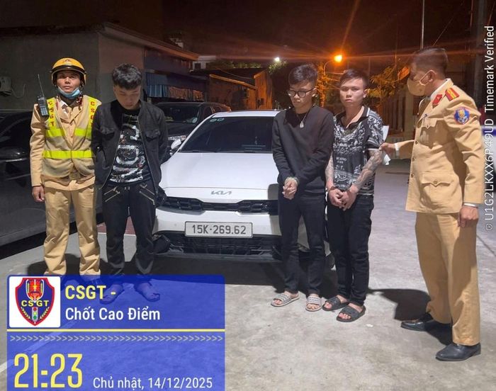 Trạm Cảnh sát giao thông An Hưng phát hiện các đối tượng tàng trữ trái phép ma túy. Ảnh: CQCA