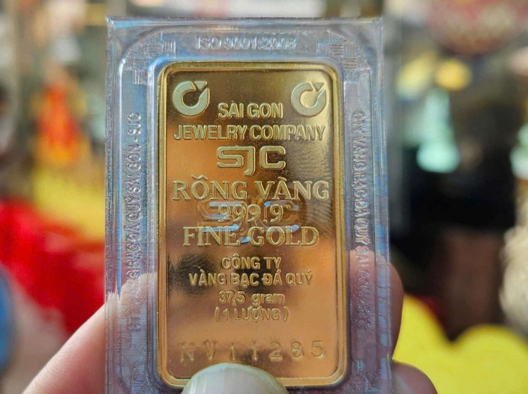 Giá vàng hôm nay 2/1 ghi nhận vàng SJC và nhẫn duy trì mức ổn định.